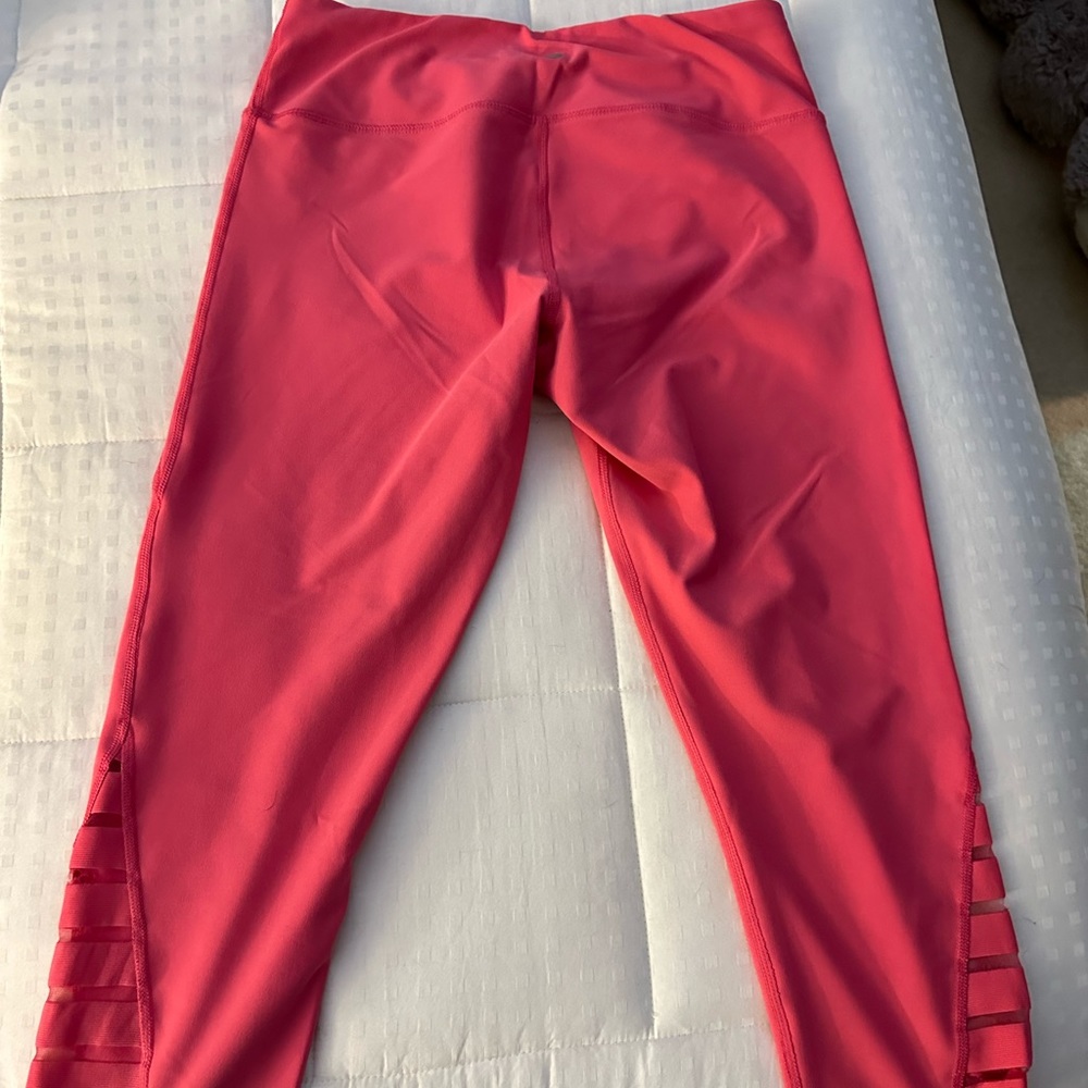 90 Degree Cropped Pink Yogaa Pants